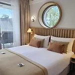 Cliff - Sea View